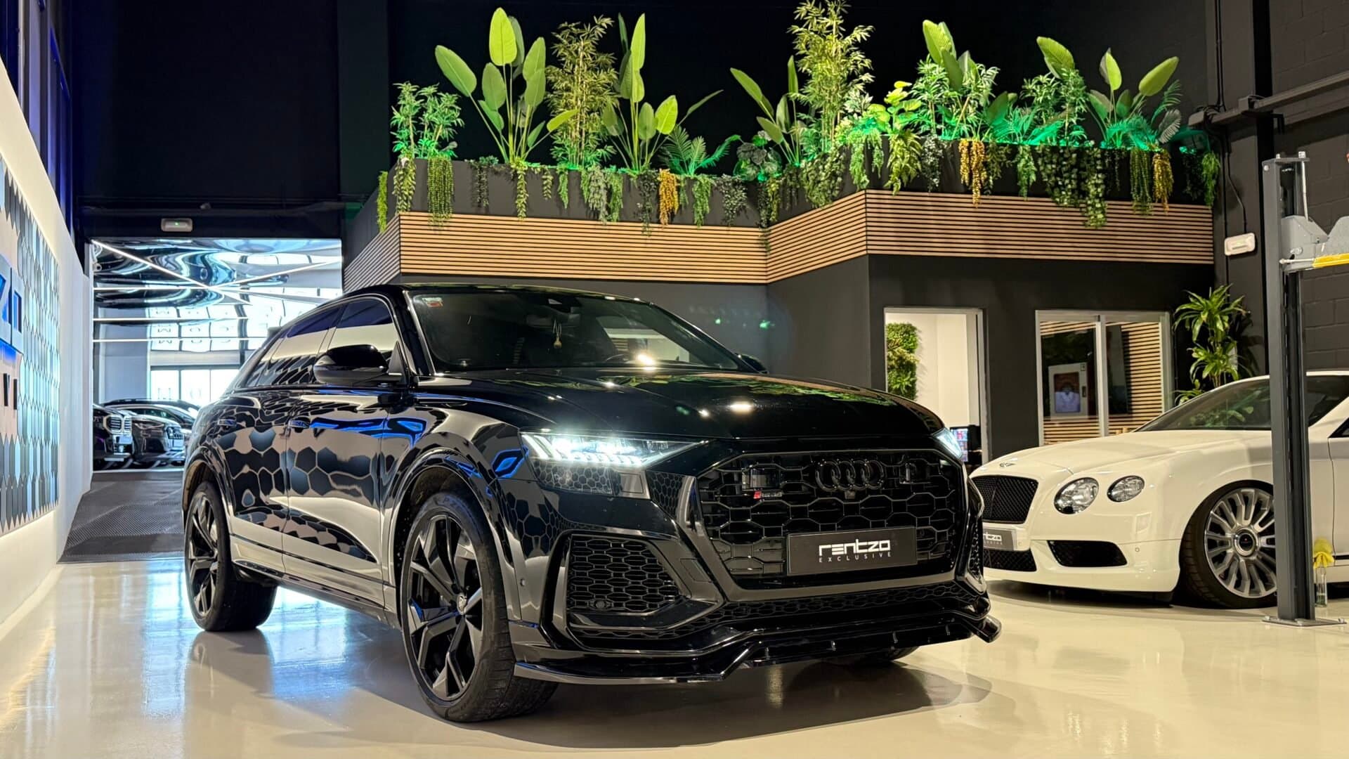 Audi RSQ8 Performance